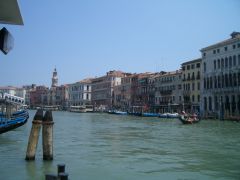 Venezia - getting closer to Ponte di Rialto