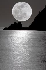 Moon over Catalina.JPG
